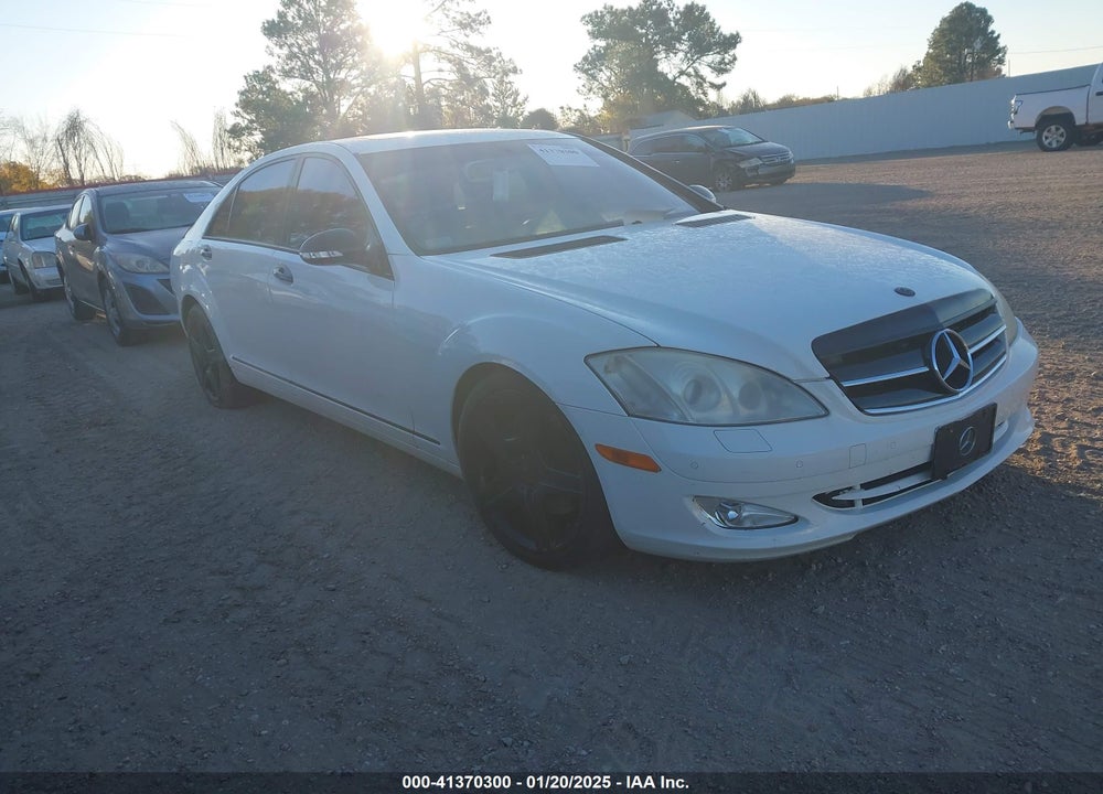 2007 MERCEDES-BENZ S 550 VIN: WDDNG71X77A050930