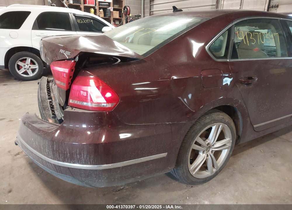 2013 VOLKSWAGEN PASSAT VIN: 1VWCN7A38DC107508