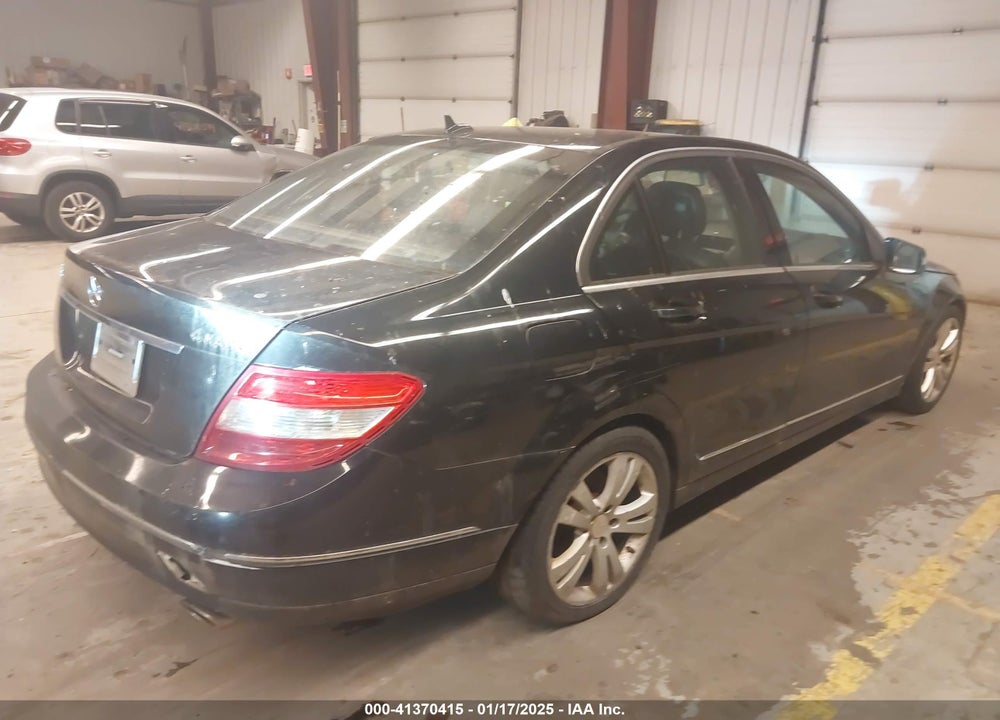 2011 MERCEDES-BENZ C 300 VIN: WDDGF8BB7BR168197