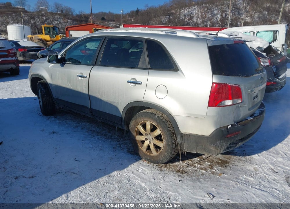 2013 KIA SORENTO VIN: 5XYKTDA20DG385289