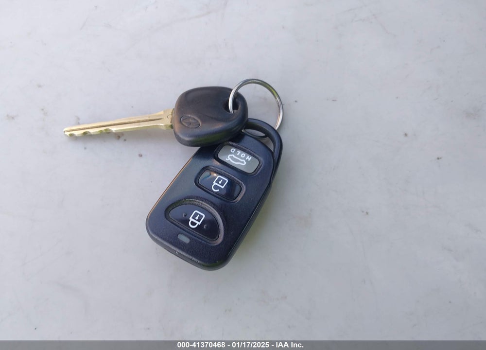 2017 HYUNDAI ELANTRA VIN: 5NPD74LF9HH182638