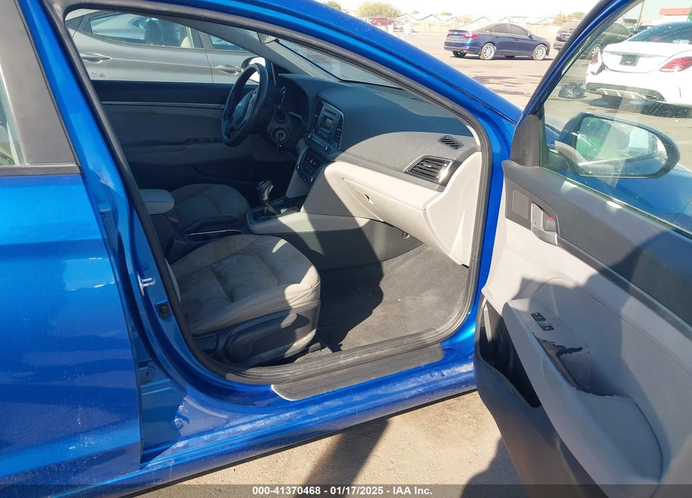 2017 HYUNDAI ELANTRA VIN: 5NPD74LF9HH182638