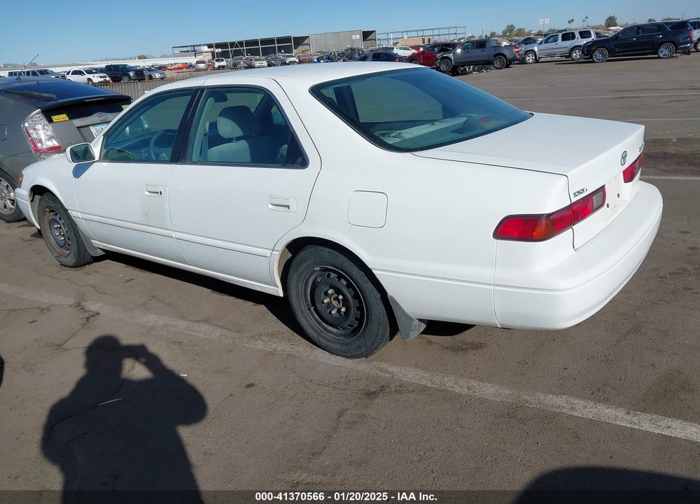 1999 TOYOTA CAMRY LE VIN: 4T1BG28K5XU864532