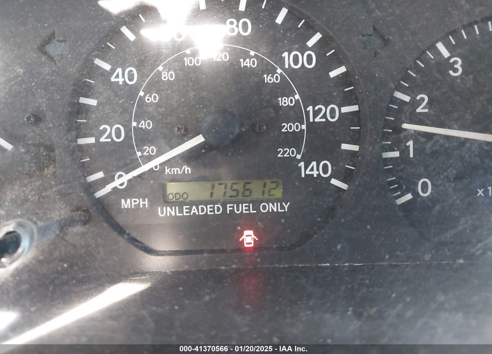 1999 TOYOTA CAMRY LE VIN: 4T1BG28K5XU864532