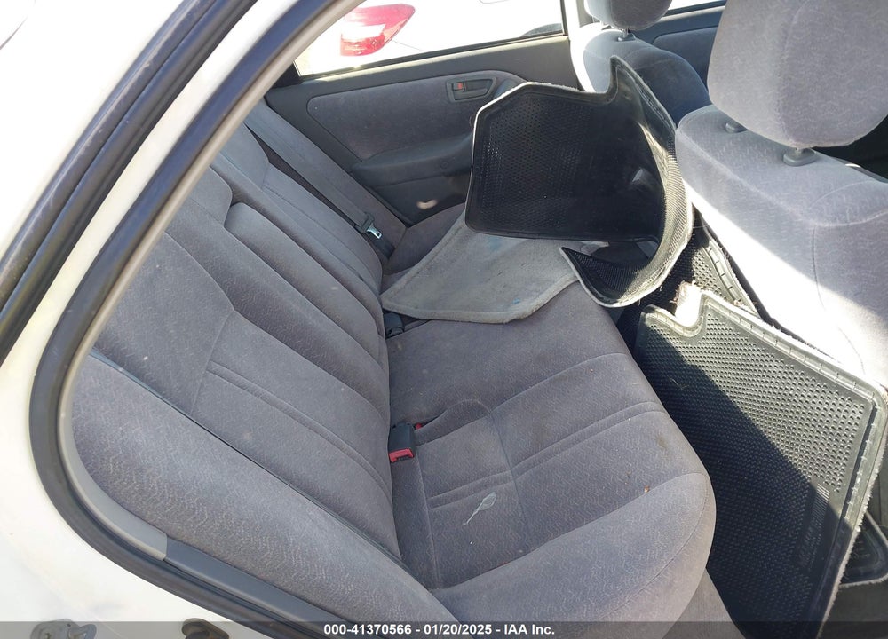 1999 TOYOTA CAMRY LE VIN: 4T1BG28K5XU864532