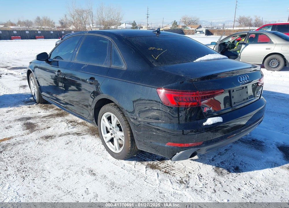 2018 AUDI A4 VIN: WAUDNAF48JN020565
