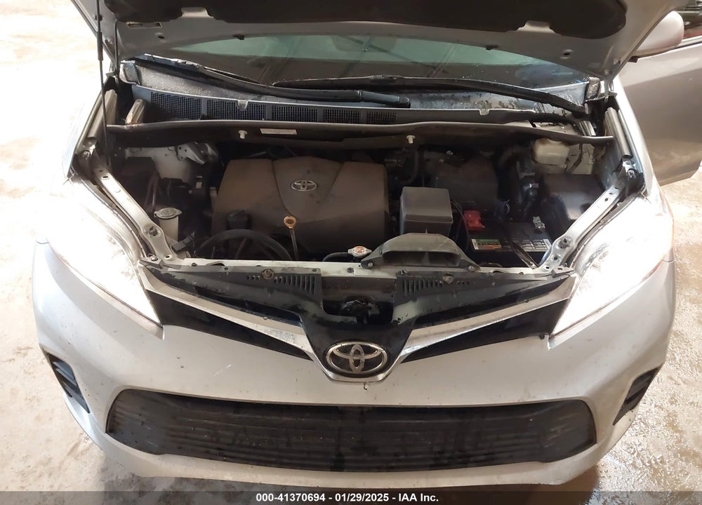 2019 TOYOTA SIENNA LE 8 PASSENGER VIN: 5TDKZ3DC6KS996439