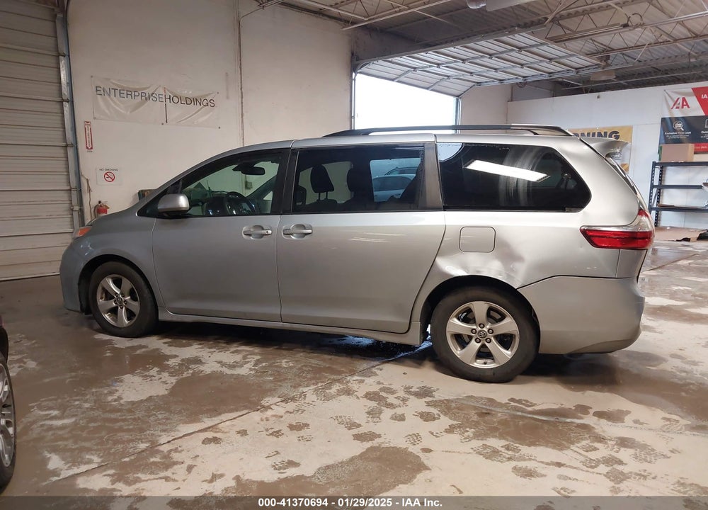 2019 TOYOTA SIENNA LE 8 PASSENGER VIN: 5TDKZ3DC6KS996439