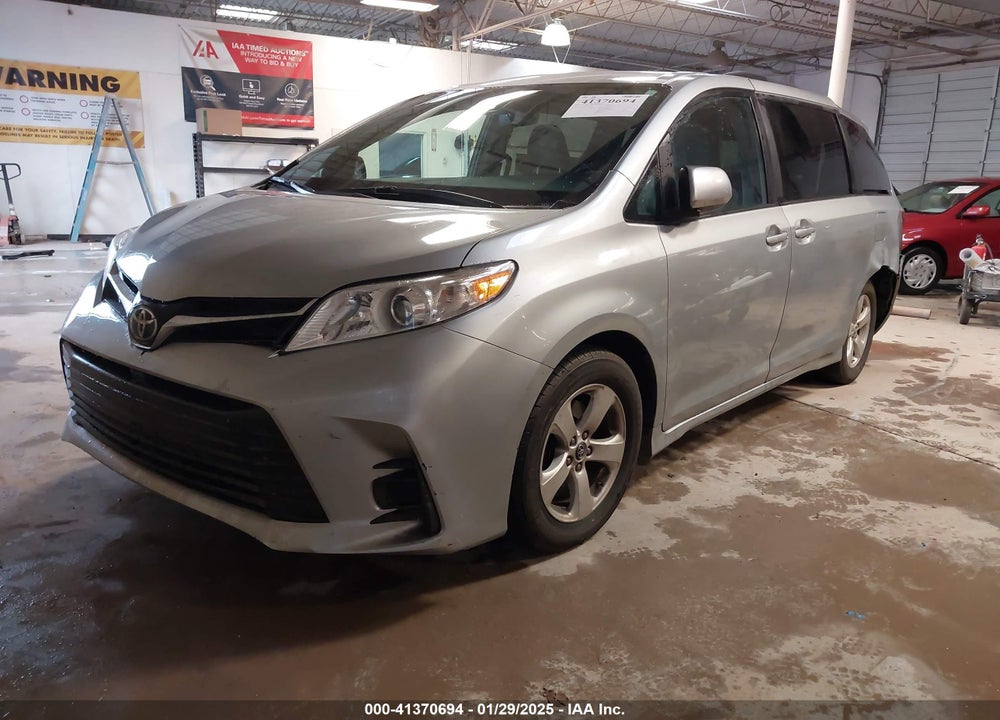 2019 TOYOTA SIENNA LE 8 PASSENGER VIN: 5TDKZ3DC6KS996439