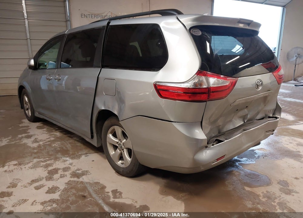 2019 TOYOTA SIENNA LE 8 PASSENGER VIN: 5TDKZ3DC6KS996439