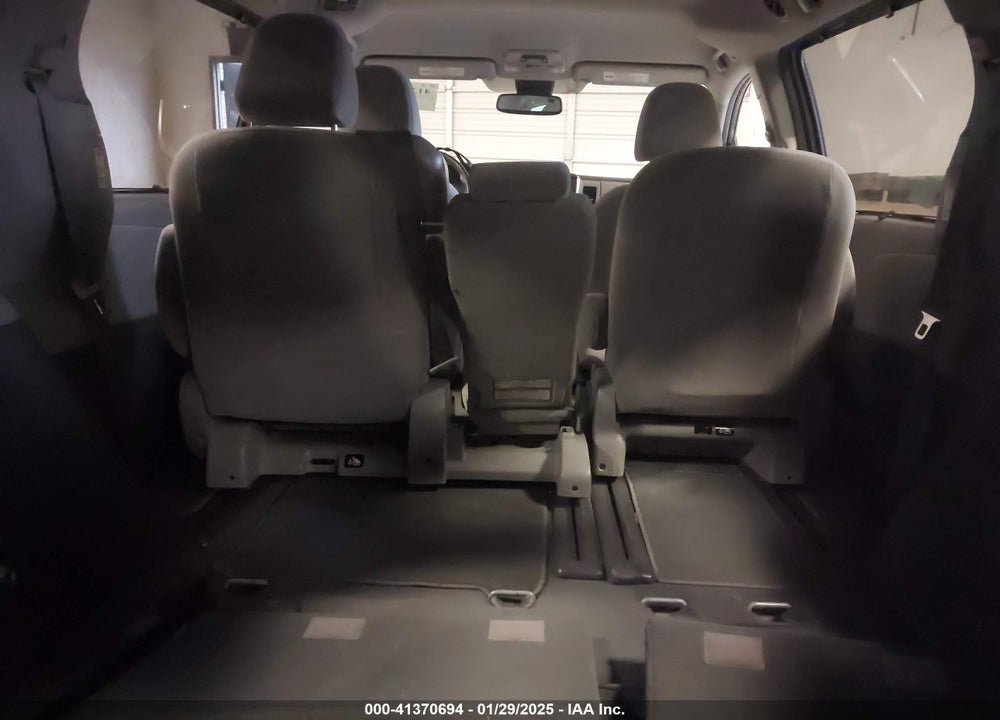 2019 TOYOTA SIENNA LE 8 PASSENGER VIN: 5TDKZ3DC6KS996439