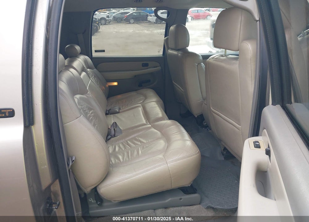 2001 CHEVROLET SUBURBAN 1500 LT VIN: 3GNEC16T91G250278