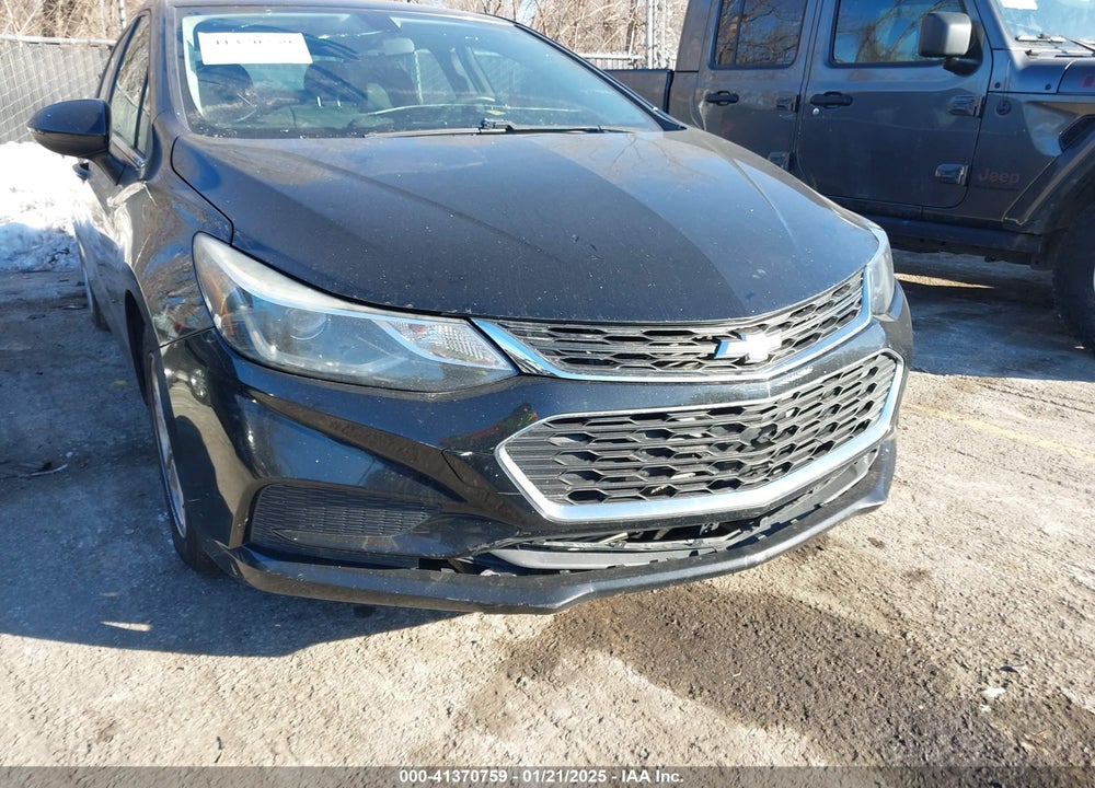 2018 CHEVROLET CRUZE VIN: 1G1BE5SM7J7110052