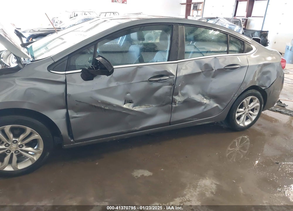 2019 CHEVROLET CRUZE VIN: 1G1BE5SM8K7101538