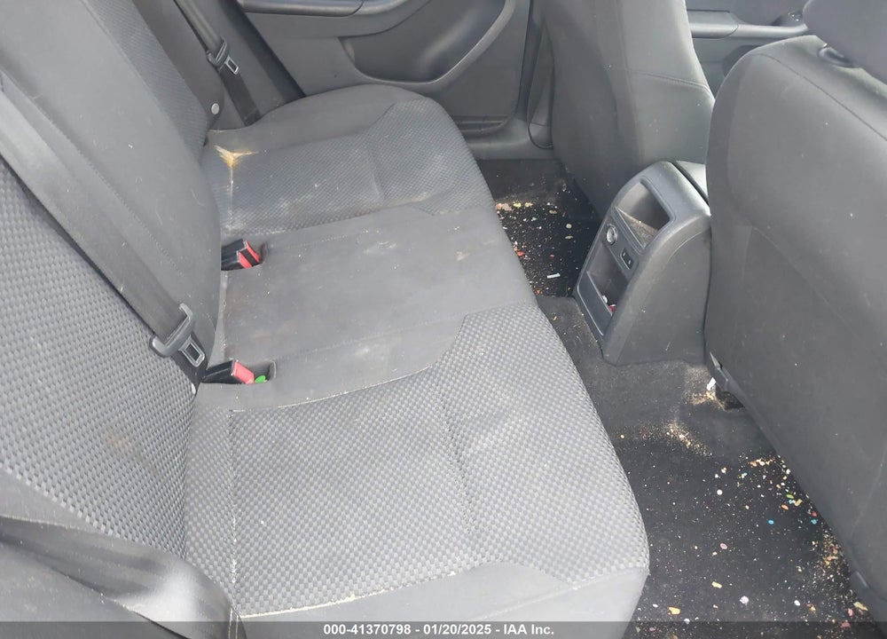 2014 VOLKSWAGEN JETTA VIN: 3VW2K7AJ1EM215195