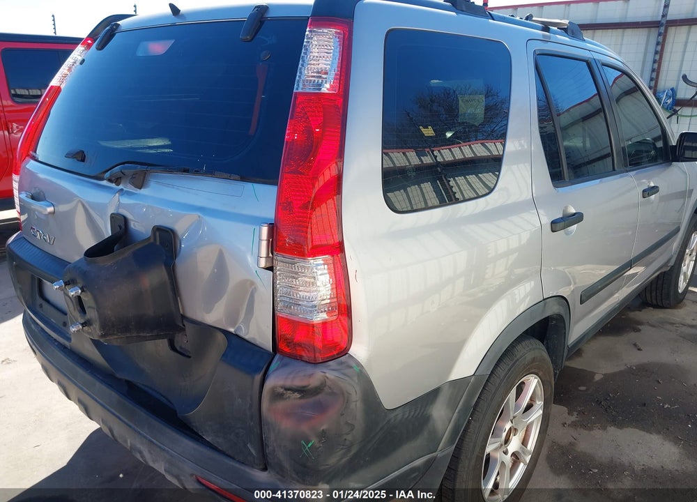 2005 HONDA CR-V LX VIN: JHLRD78505C048093