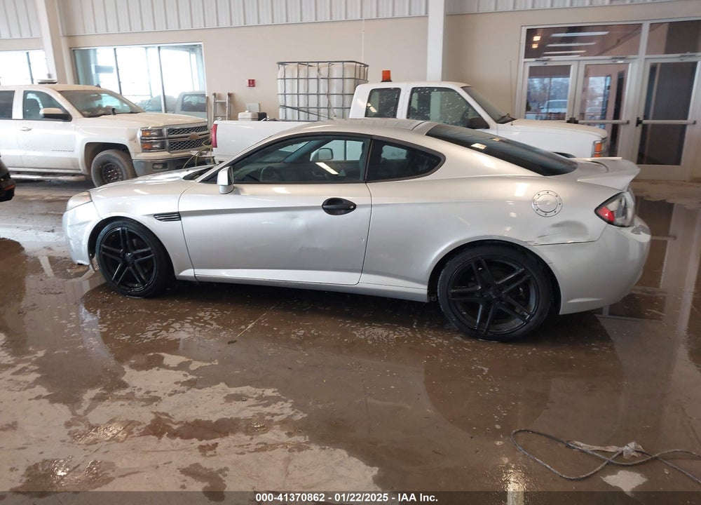 2007 HYUNDAI TIBURON VIN: KMHHN66F47U240749