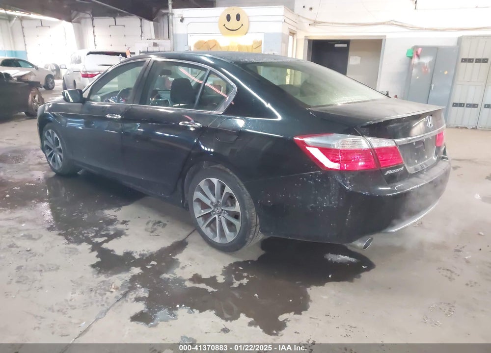 2015 HONDA ACCORD VIN: 1HGCR2F54FA172523
