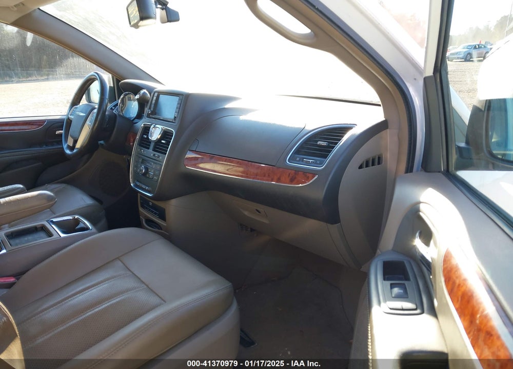 2016 CHRYSLER TOWN & COUNTRY TOURING-L ANNIVERSARY EDITION VIN: 2C4RC1CG9GR149004