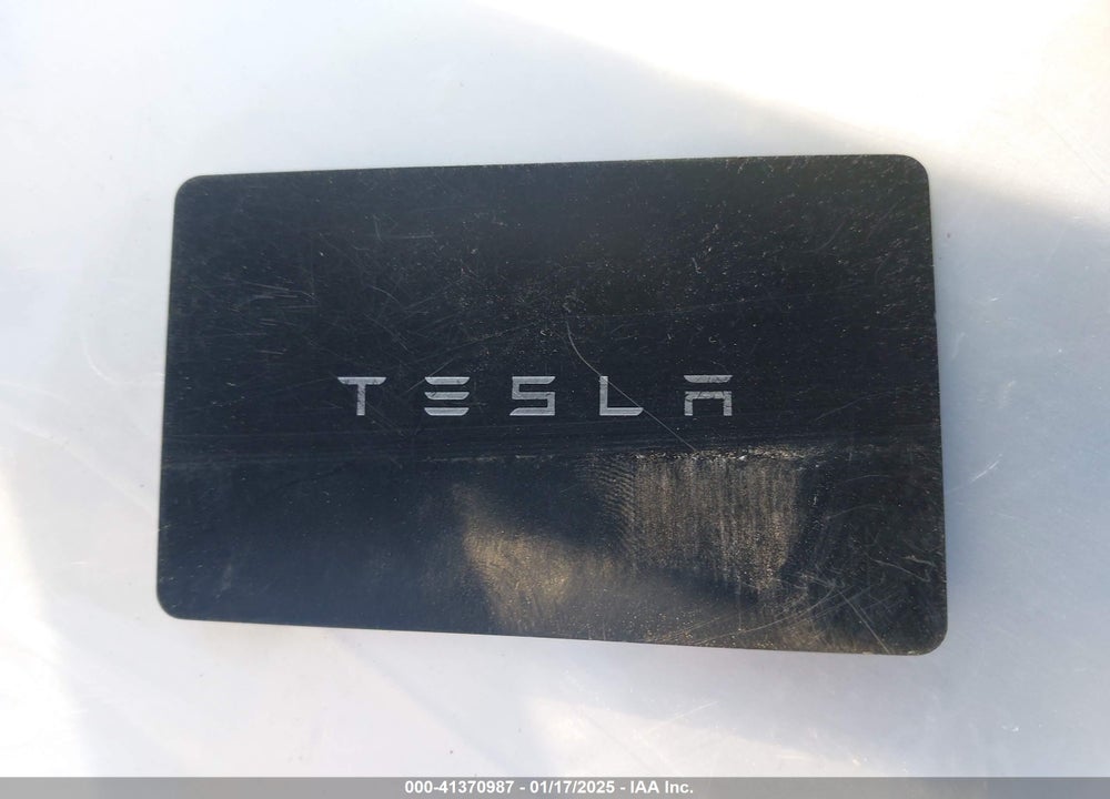 2022 TESLA MODEL X PLAID TRI MOTOR ALL-WHEEL DRIVE VIN: 7SAXCBE65NF357152