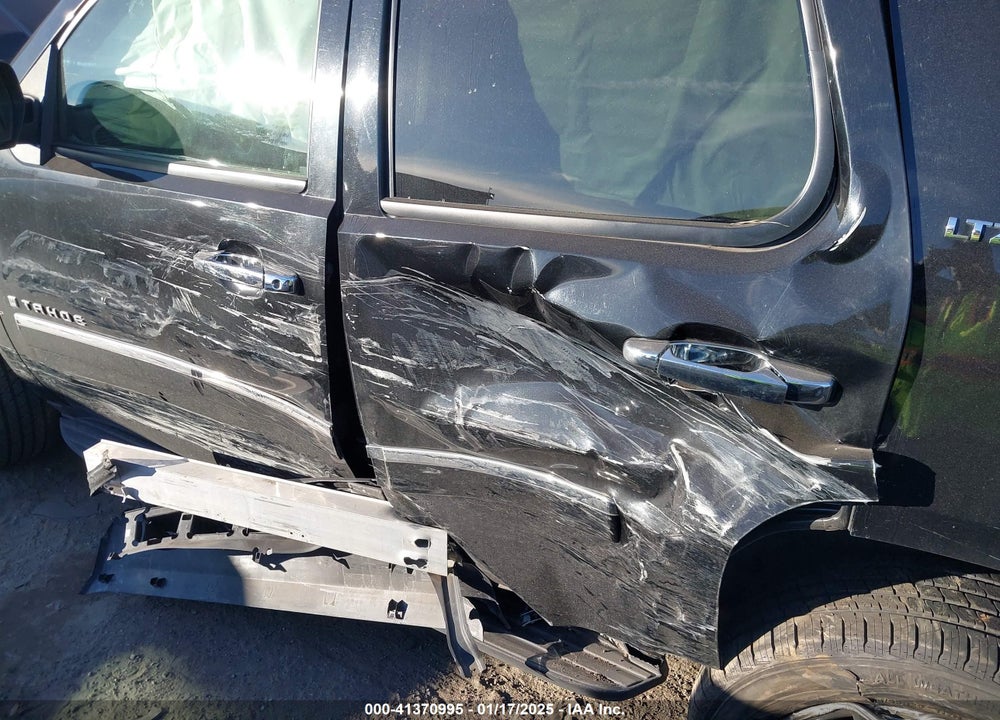 2009 CHEVROLET TAHOE VIN: 1GNFK33049R151831