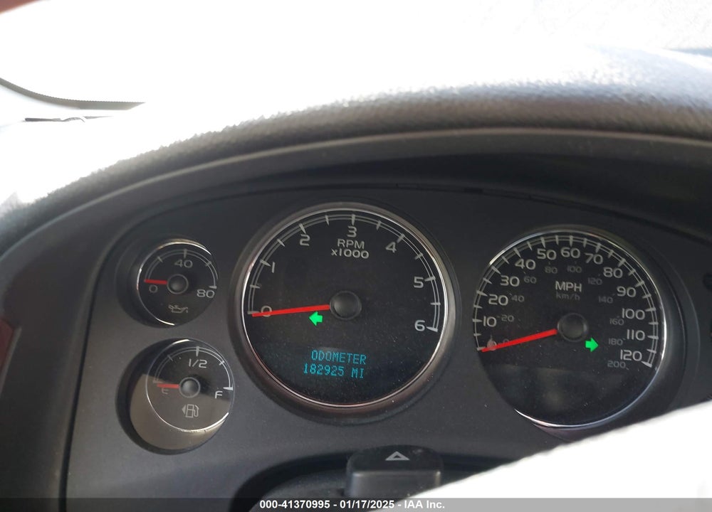 2009 CHEVROLET TAHOE VIN: 1GNFK33049R151831