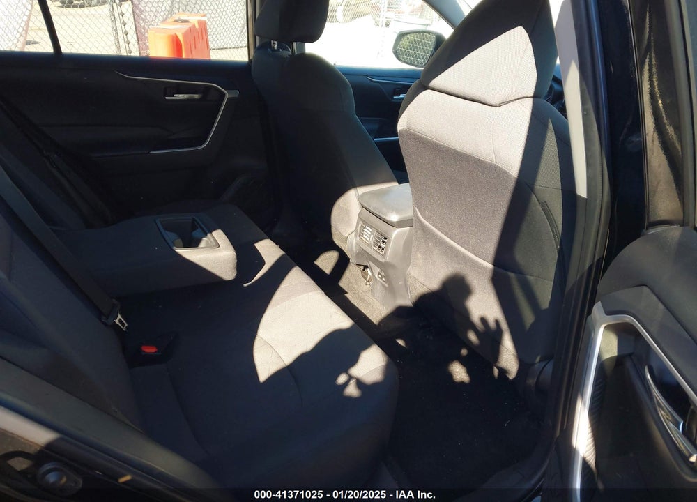 2022 TOYOTA RAV4 XLE VIN: 2T3P1RFV4NW298218