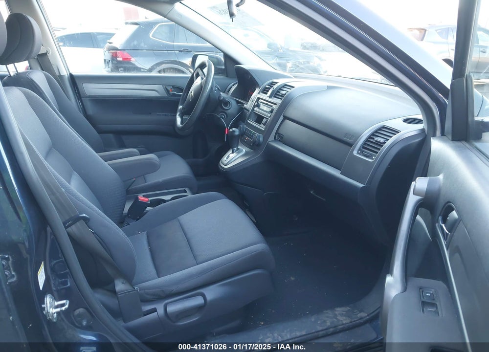 2008 HONDA CR-V LX VIN: JHLRE38318C030601