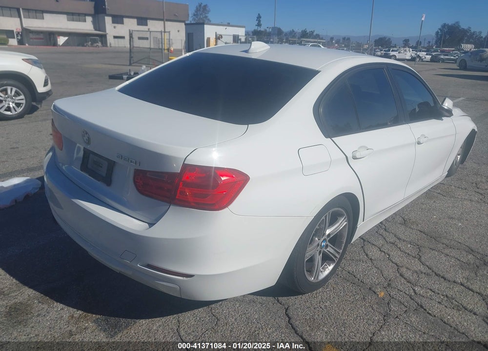 2013 BMW 320I VIN: WBA3B1C52DK129529