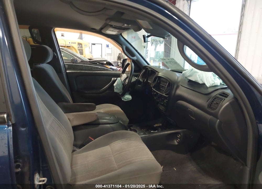 2004 TOYOTA TUNDRA SR5 V8 VIN: 5TBET34144S460419