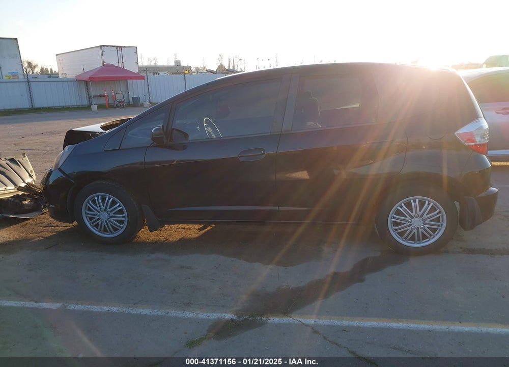 2010 HONDA FIT VIN: JHMGE8H29AS019106