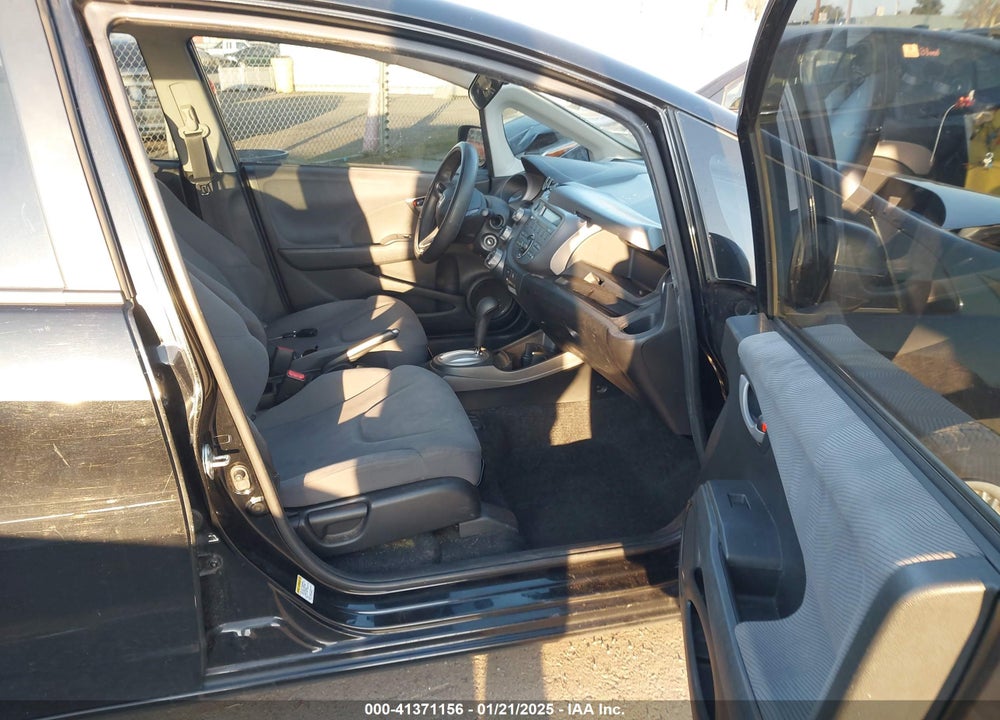 2010 HONDA FIT VIN: JHMGE8H29AS019106