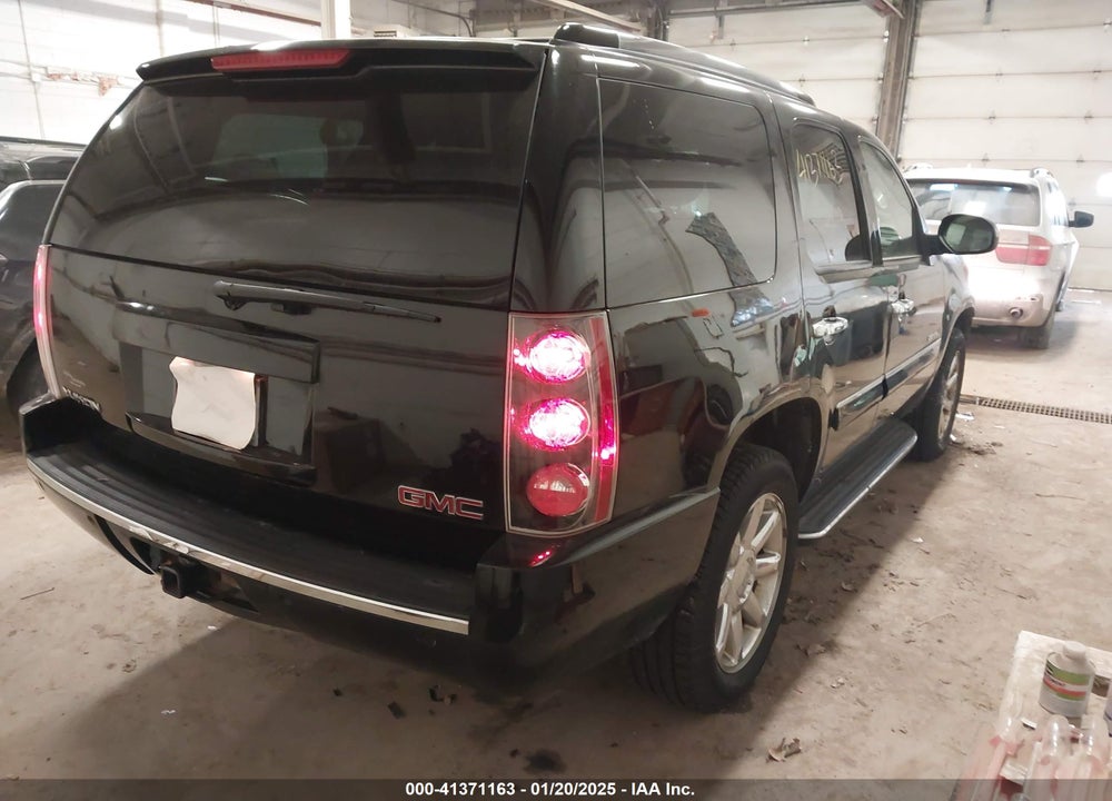2007 GMC YUKON VIN: 1GKFK63837J129674