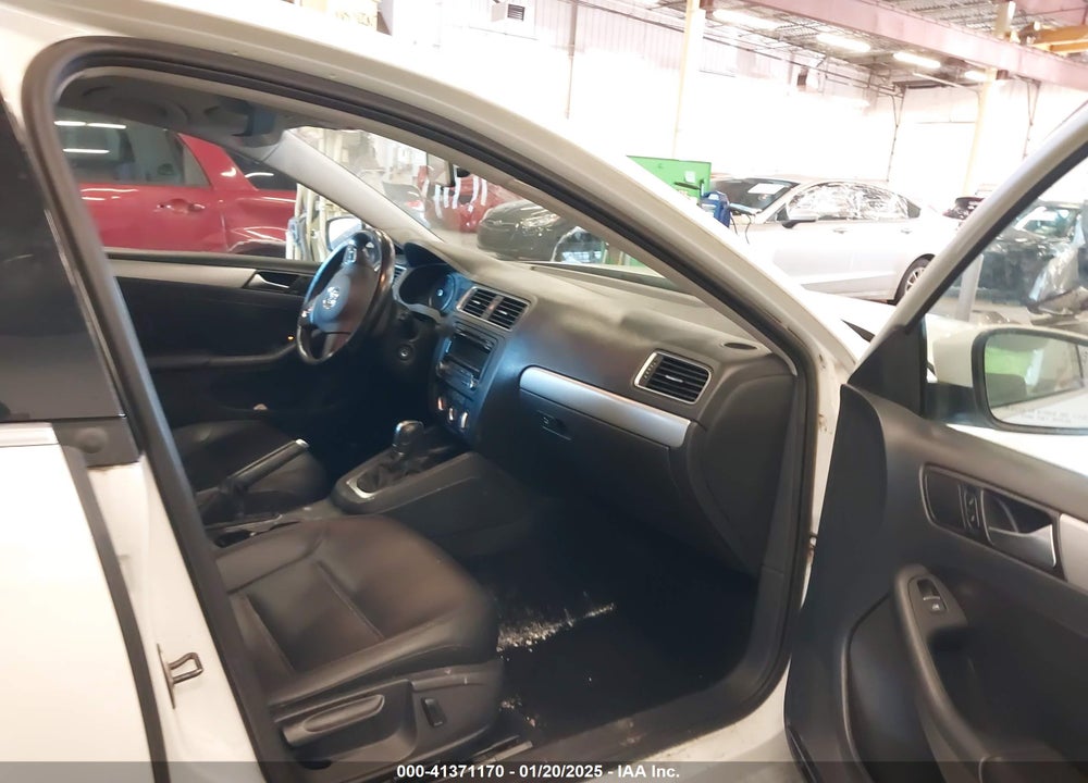 2014 VOLKSWAGEN JETTA VIN: 3VWD17AJ8EM336253