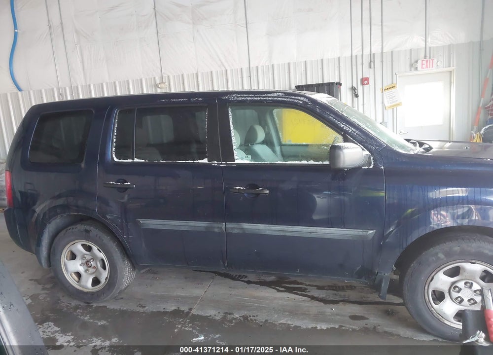 2014 HONDA PILOT LX VIN: 5FNYF4H23EB008018