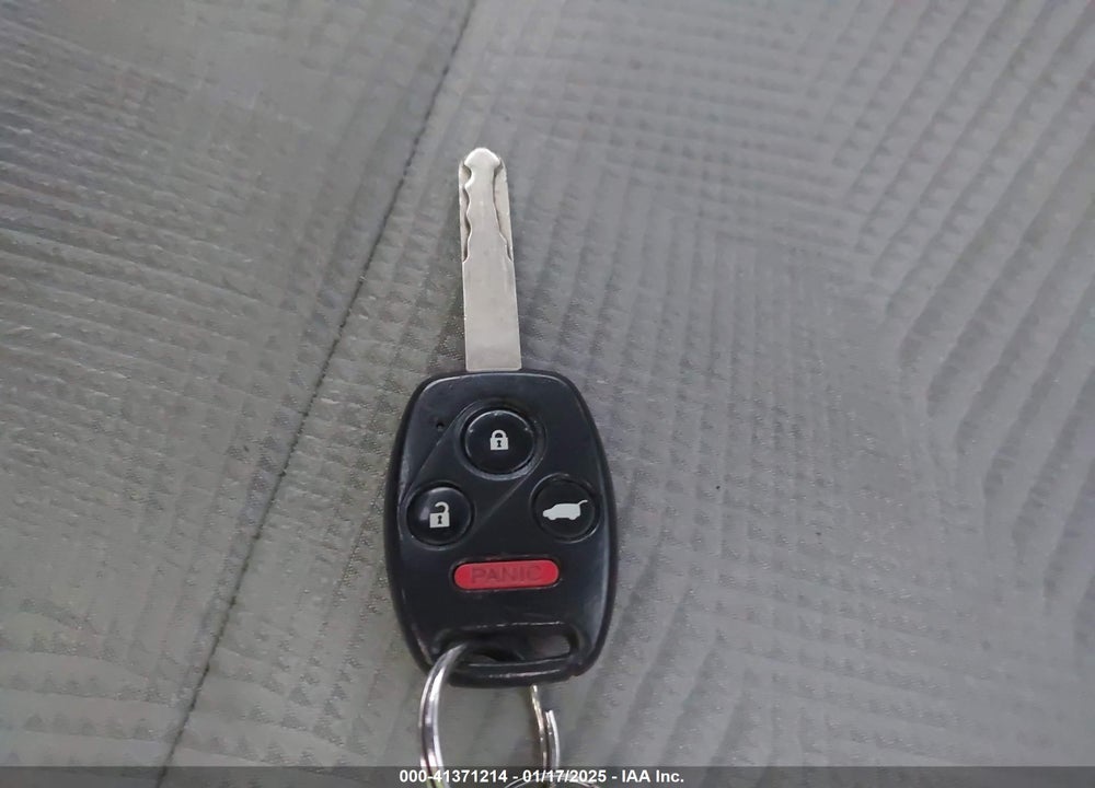 2014 HONDA PILOT LX VIN: 5FNYF4H23EB008018