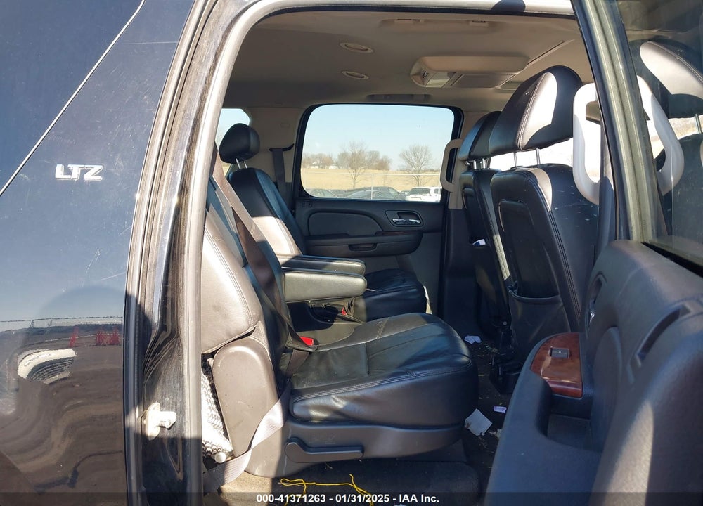 2008 CHEVROLET SUBURBAN 1500 LTZ VIN: 1GNFK16338J235887