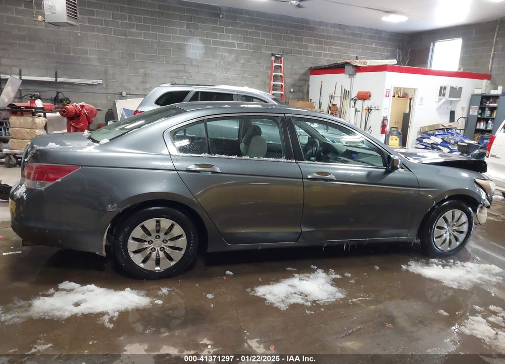 2008 HONDA ACCORD 2.4 LX VIN: 1HGCP26378A083021