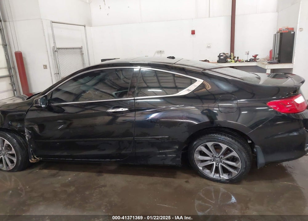 2013 HONDA ACCORD VIN: 1HGCT2A83DA002833