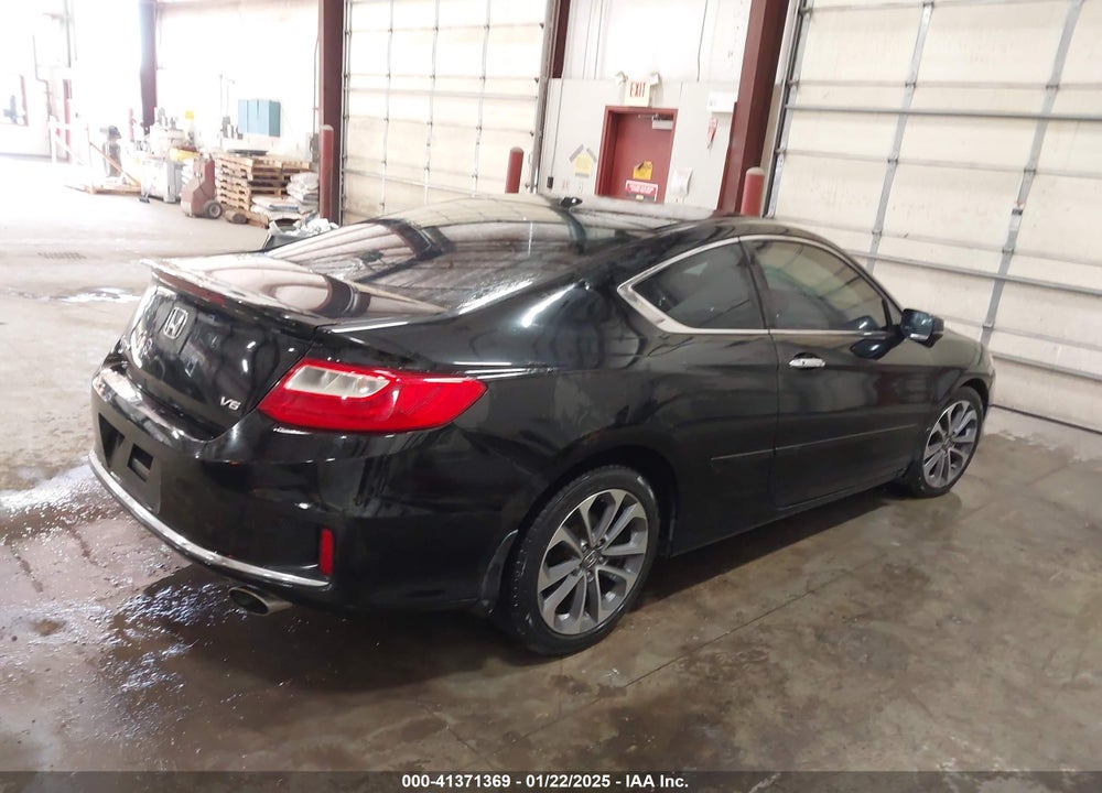 2013 HONDA ACCORD VIN: 1HGCT2A83DA002833