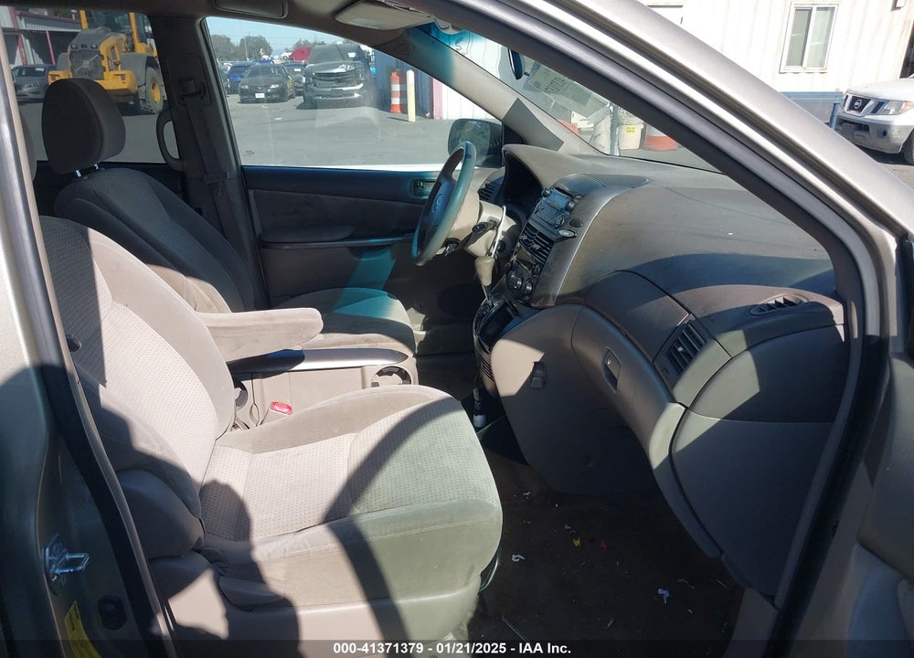 2010 TOYOTA SIENNA VIN: 5TDKK4CC8AS289630