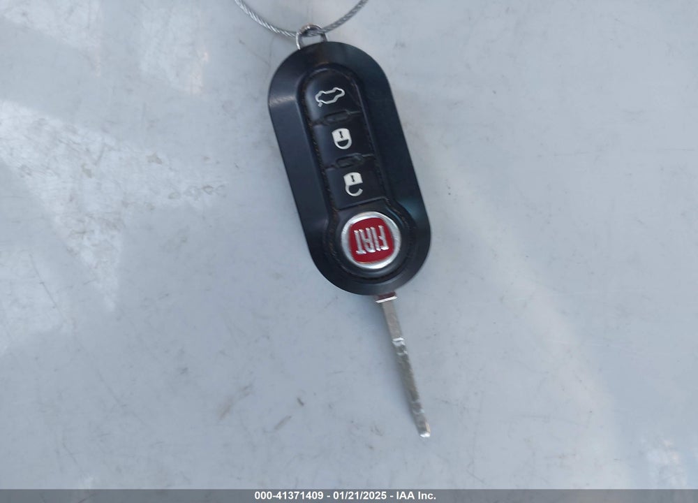 2015 FIAT 500 VIN: 3C3CFFBR8FT741510