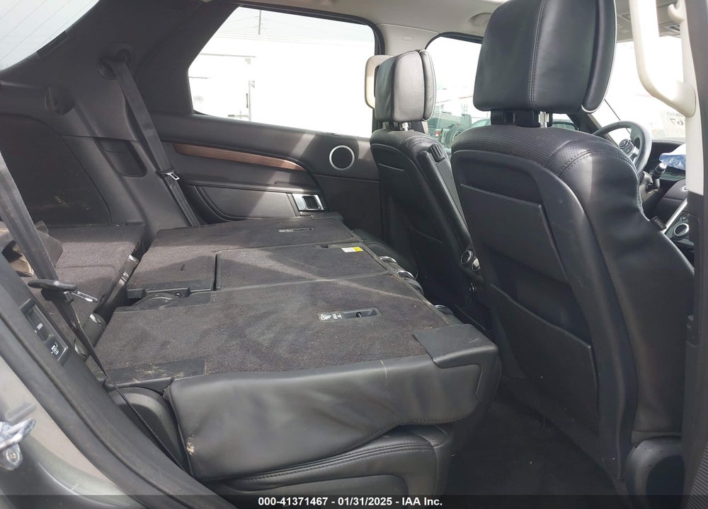 2018 LAND ROVER DISCOVERY HSE LUXURY VIN: SALRT2RV4JA053202
