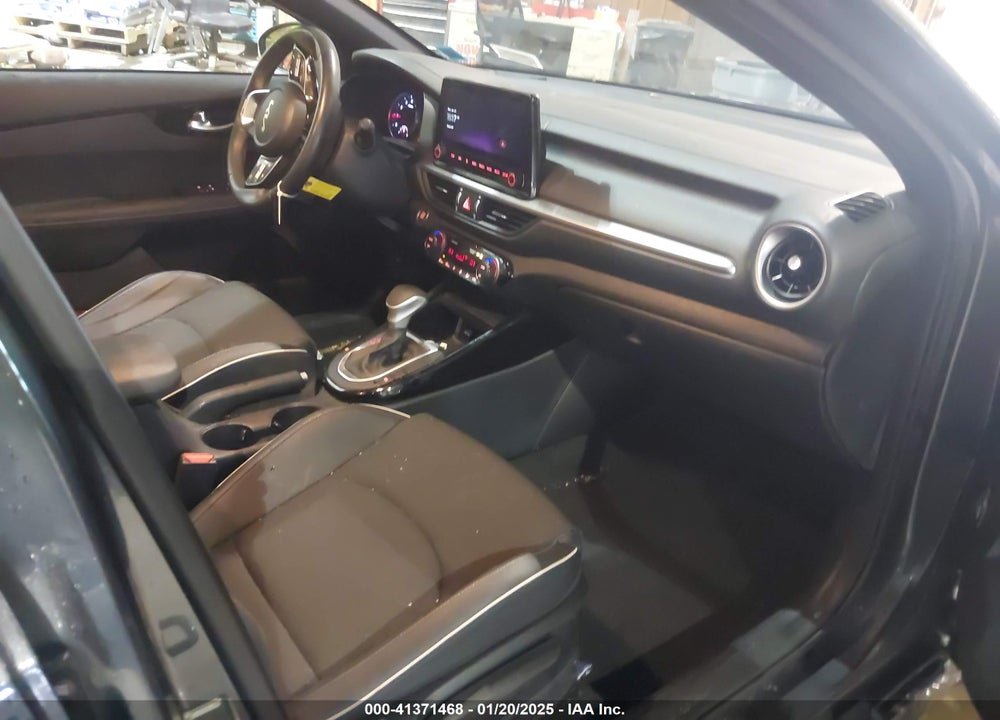 2023 KIA FORTE VIN: 3KPF54AD4PE672567