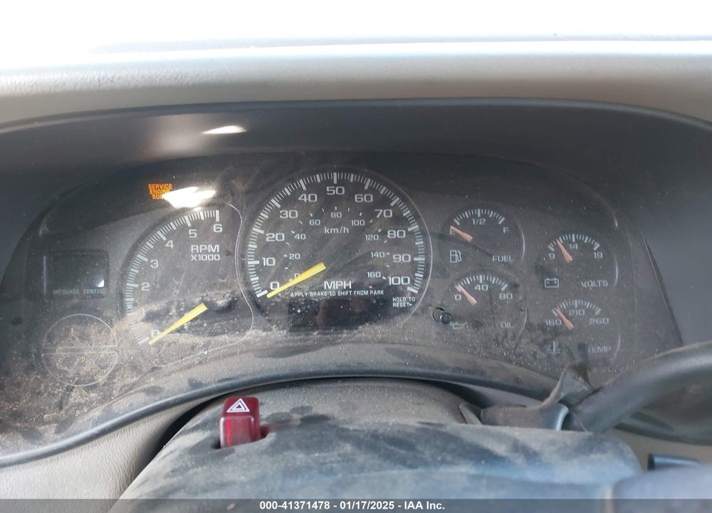 2001 CHEVROLET SUBURBAN 1500 LT VIN: 3GNFK16T51G152095