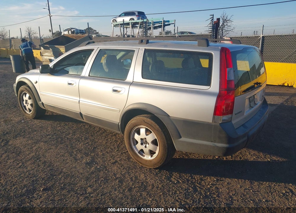 2001 VOLVO V70 XC VIN: YV1SZ58DX11023987