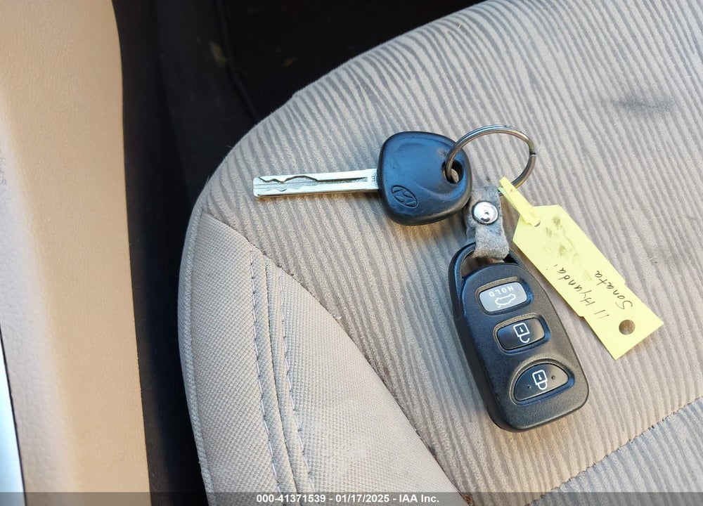 2011 HYUNDAI SONATA VIN: 5NPEB4AC3BH244019