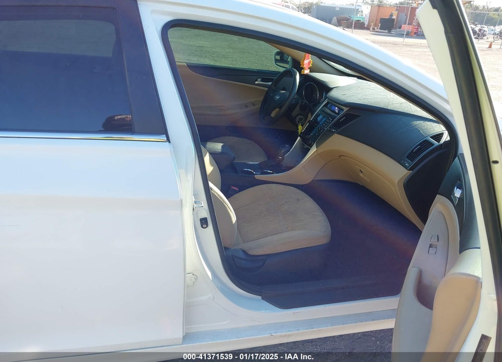 2011 HYUNDAI SONATA VIN: 5NPEB4AC3BH244019