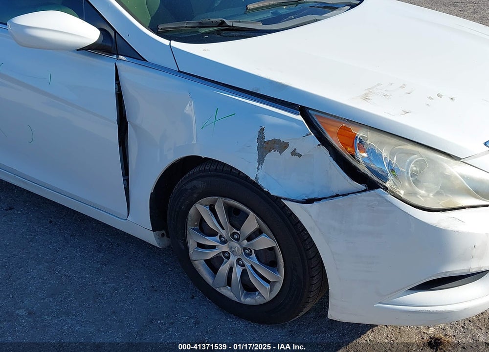 2011 HYUNDAI SONATA VIN: 5NPEB4AC3BH244019