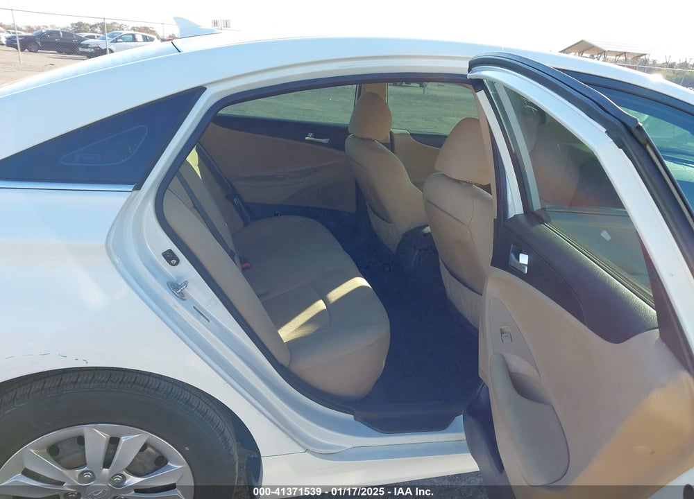 2011 HYUNDAI SONATA VIN: 5NPEB4AC3BH244019